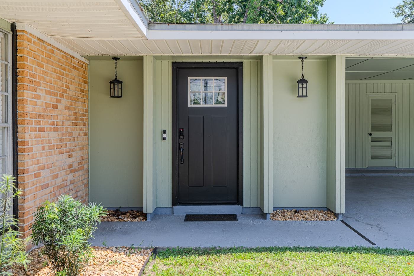 outdoor spaces at JaxStay furnished home in Mandarin Jacksonville Florida
